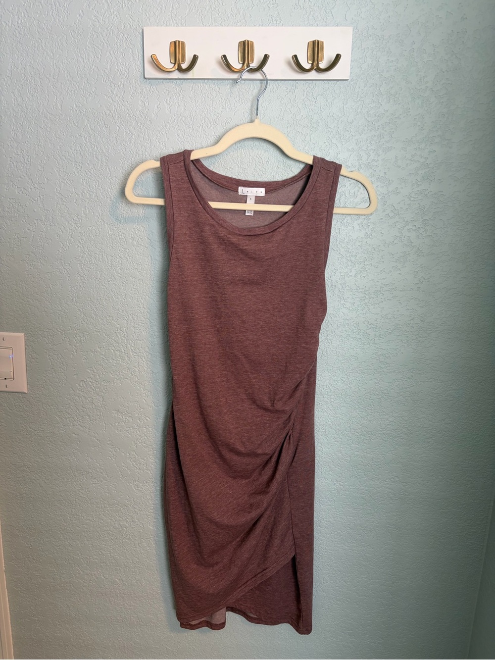 Leith Sleeveless Ruched Midi Dress in Mauve